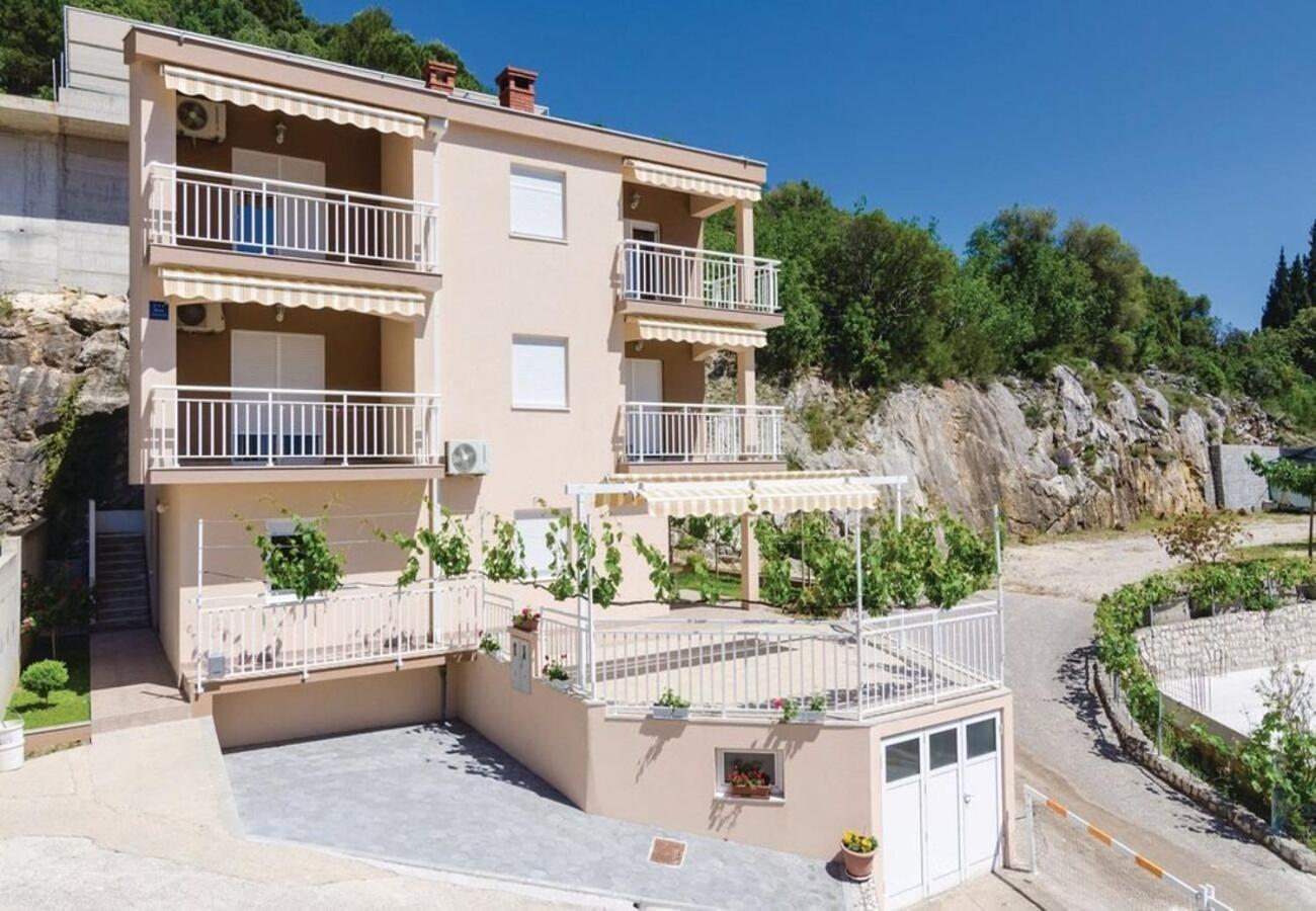 Apartments Ljuba 杜巴 外观 照片
